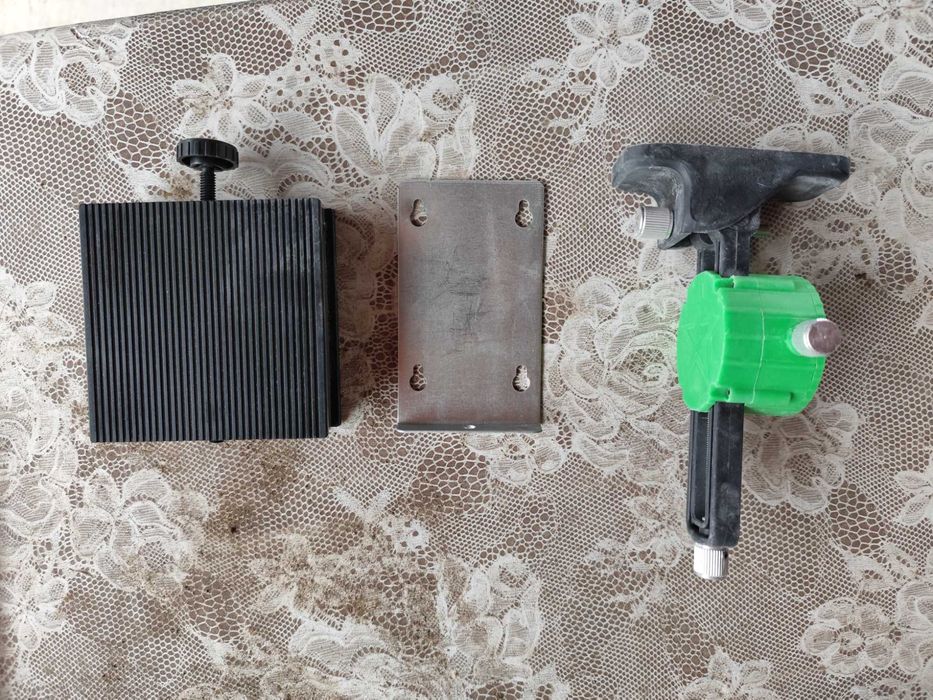 Тринога и магнитна стойка за лазерен нивелир