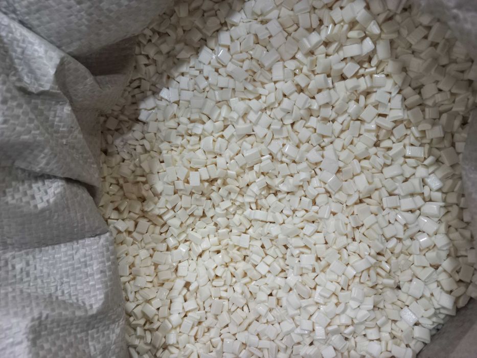 Kitob yelimi kley sotiladi