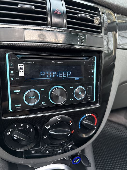 Pioneer 725 model