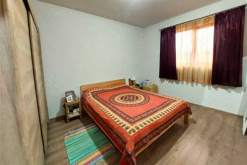 Casa de vanzare - 4 camere, pivnita - 120mp - teren 2000 mp - M. Kogalniceanu - Tulcea - 99.000 Euro