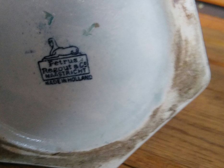 Продавам антикварна порцеланова ваза от Холандия