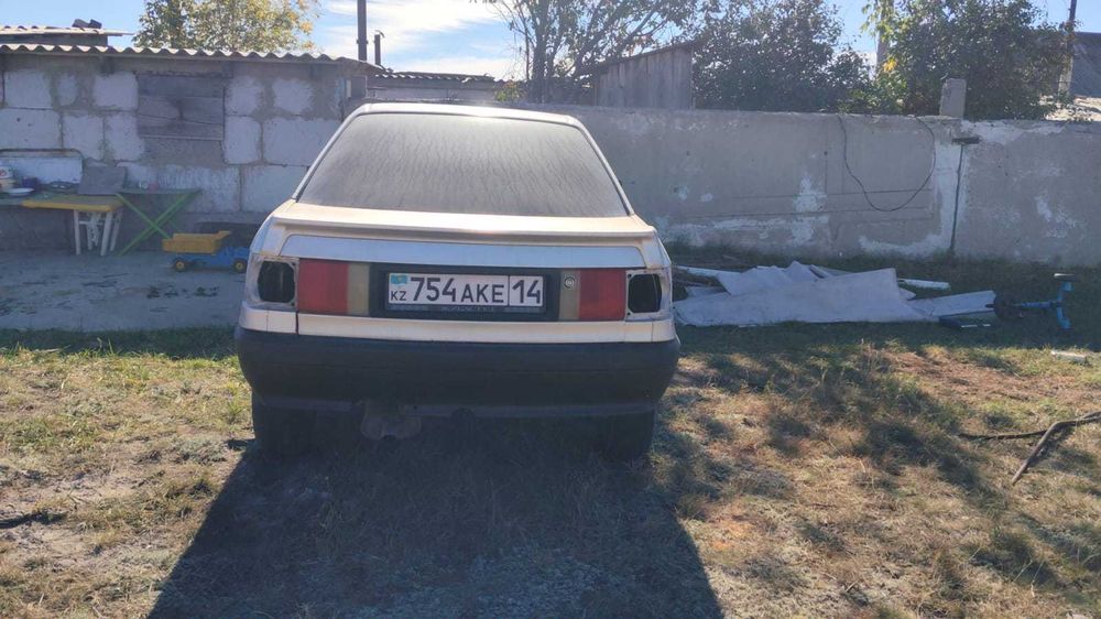 Автомобиль audi 80 b3