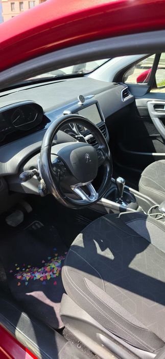 Peugeot 2008 модел