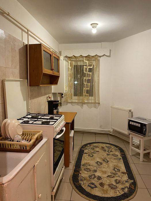 Inchiriez apartament cu 2 camere