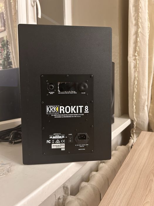 Студийные мониторные колонки KRK ROKIT 8