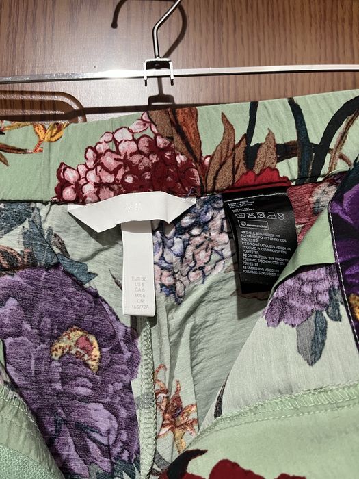 Панталон на цветя H&M