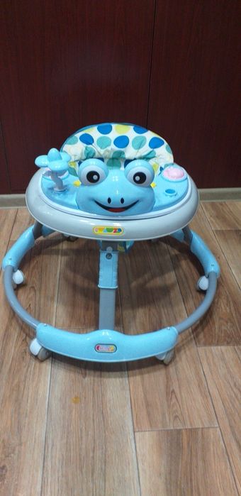 Ходунок детский ,отличный.