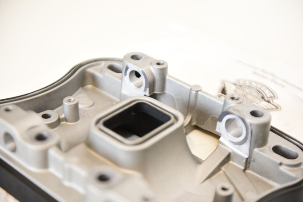 CAPAC CHIULOASA Harley Davidson Sportster 883 și 1200 Rocker Arm Box