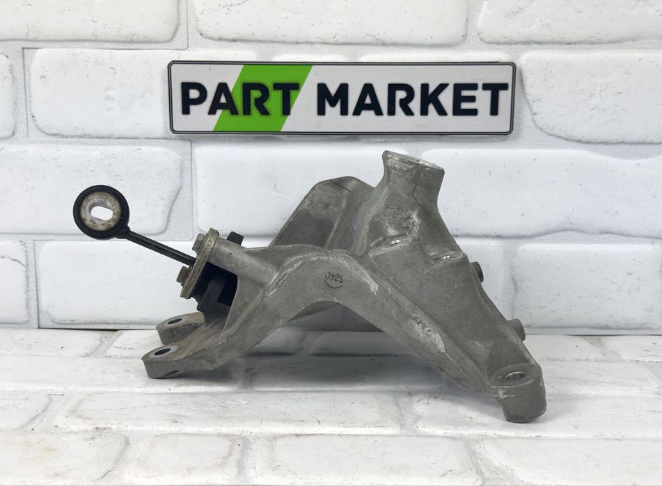 Стойка двигател AUDI 3.0TDI CRT 4M0199308AT