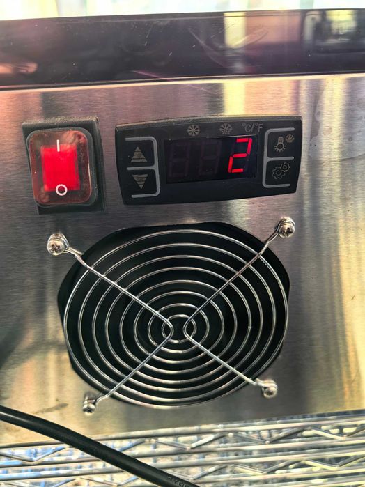 Хладилна витрина 196 литра CW-196