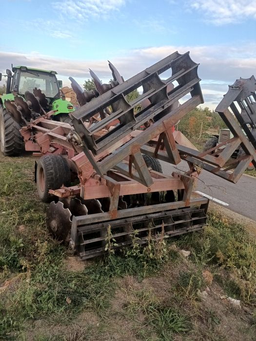 Disc greu 4,3m cu deschidere hidraulica.