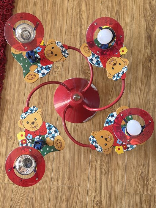 Corp iluminat  impecabil camera copilului