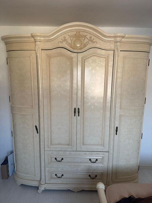 Mobilier de dormitor,lemn masiv