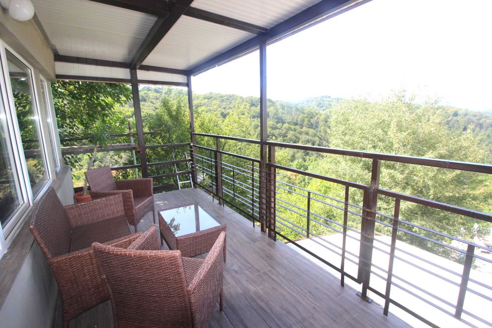 Хотел с басейн в с. Балани, общ. Габрово