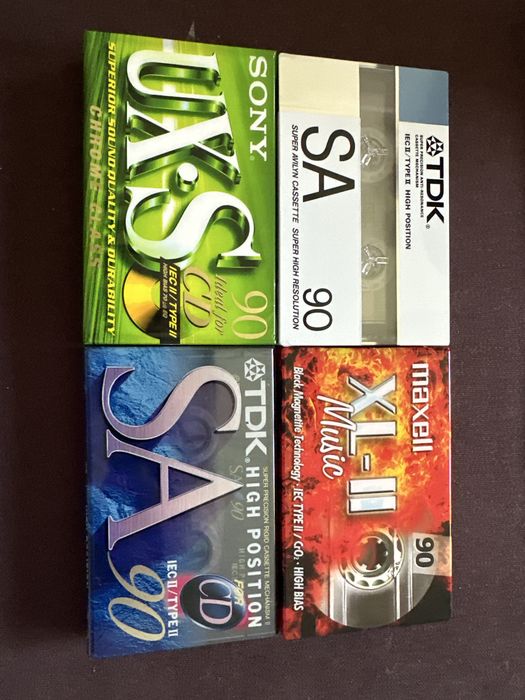 4 casete chrome sigilate Maxell Sony TDK