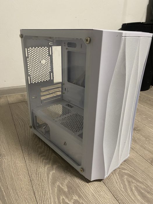 Vand carcasa pc alba