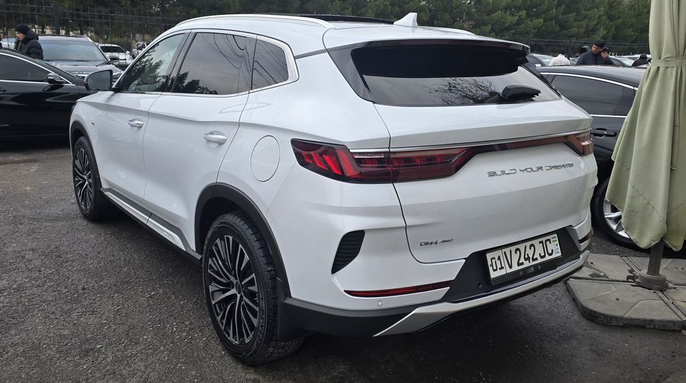 BYD Song Plus Gibrid flaship 4x4