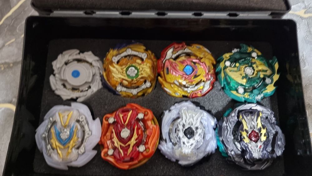 Beyblade burst б/у