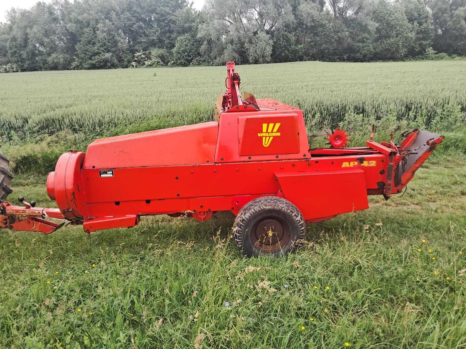 balotiera marca Welger AP 42