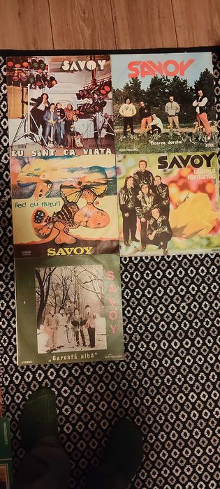 Vând viniluri cu muzica, povești