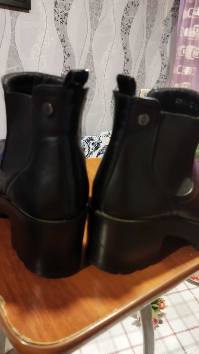 Продам женские "Ботильоны"