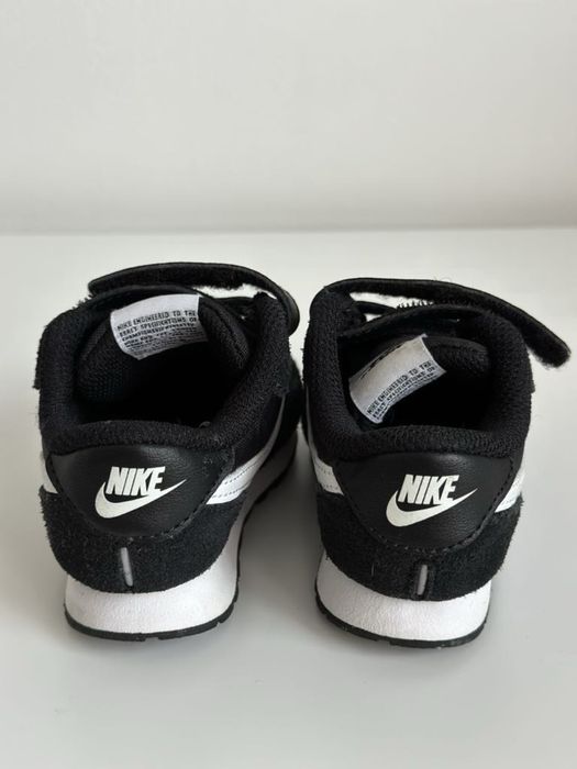 Маратонки Nike MD Valiant