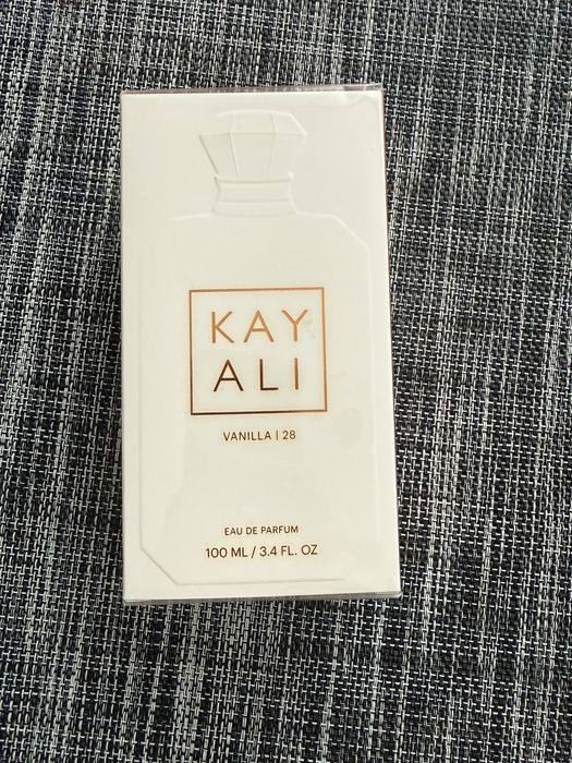 Kayali vanilia чисто нов