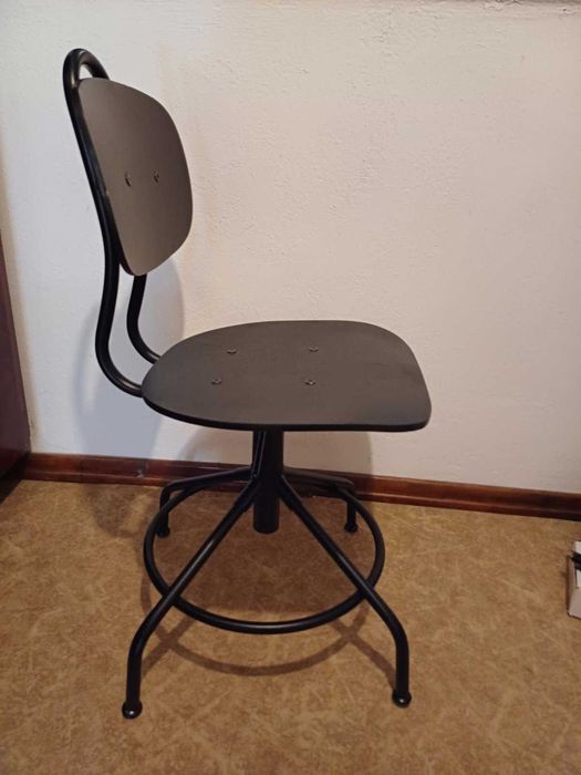 Бюро и стол, като нови