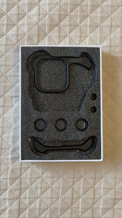 Металлический чехол iphone 16 pro