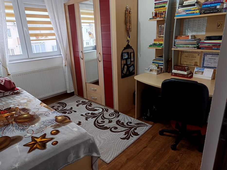 Apartament cu 4 camere de vanzare