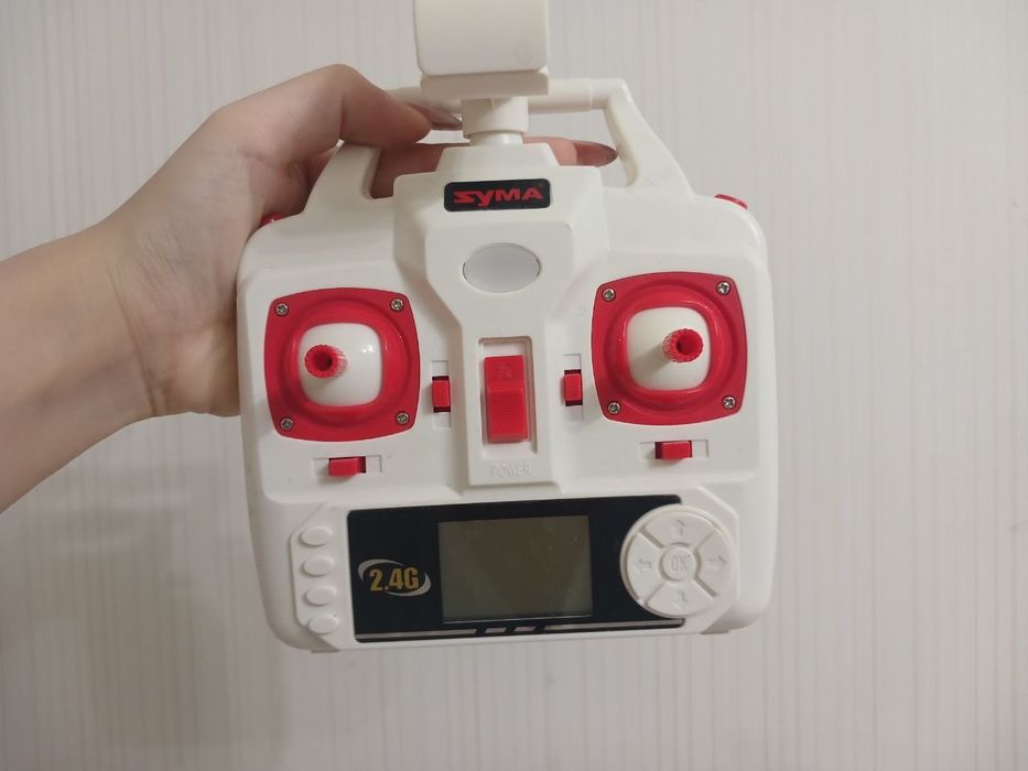 Квадрокоптер Syma X5HW