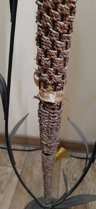 Винтажная,кованная-плетённая ваза.