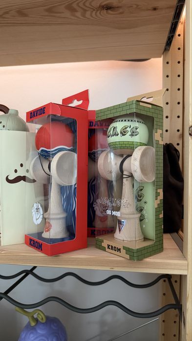 Kendama Krom Davide si Scags