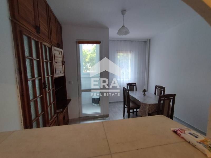 Тристаен апартамент под наем