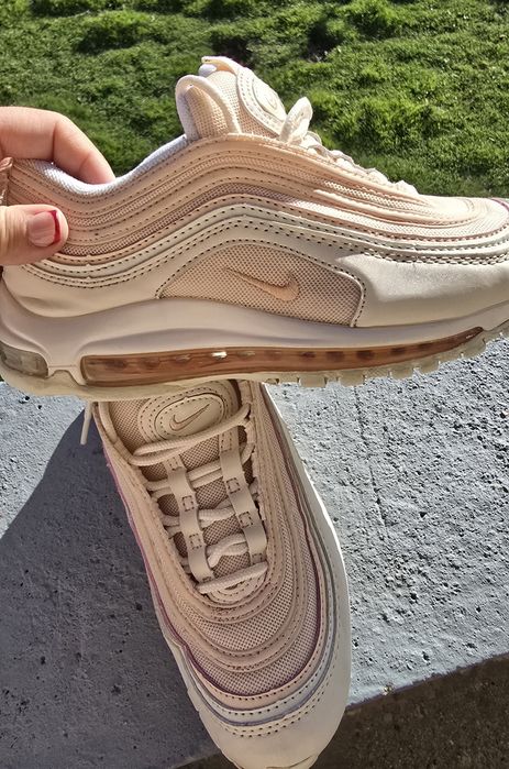 NIKE AIR MAX носени бржени пъти без забележки