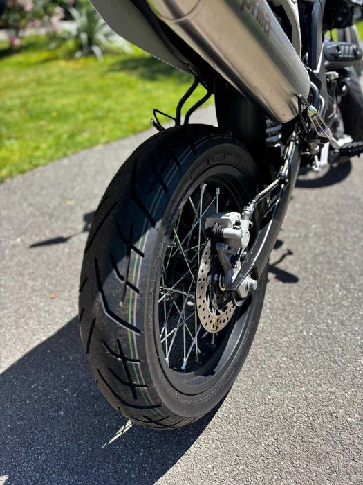 Aprilia XS 125( supermoto ) 2024