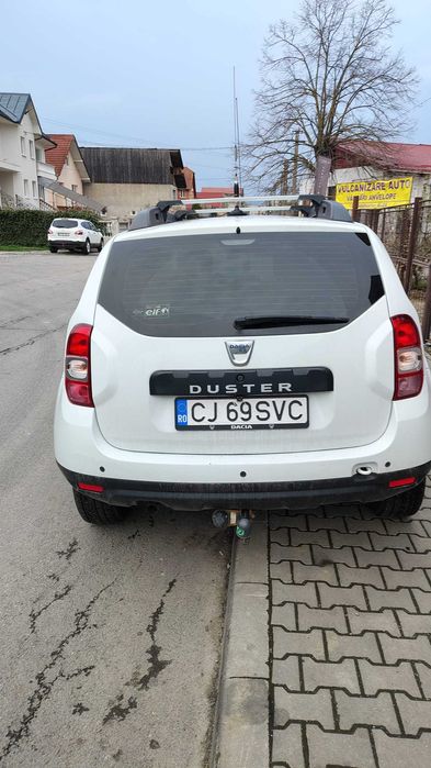 Vând Dacia Duster
