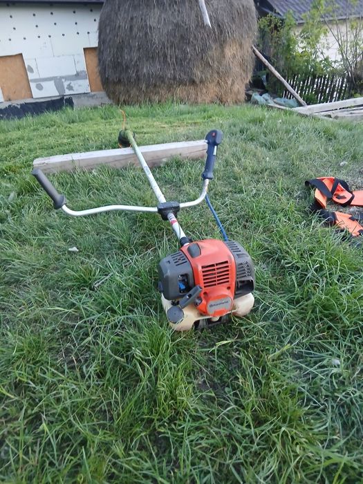 vând cositoare Husqvarna 333