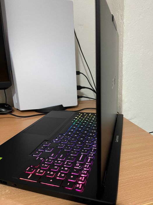 Lenovo Legion 5 15AKP10 /Ryzen AI 7 350/RTX 5070/32GB RAM/1TB NVME
