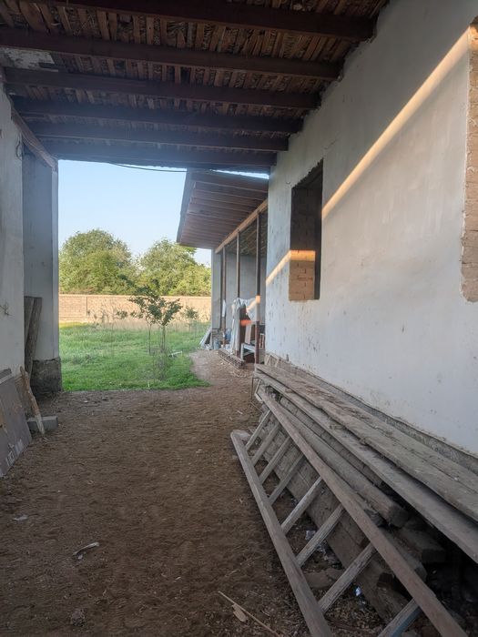 Gulistonda 9 sotixli 6 xonali hovli sotiladi