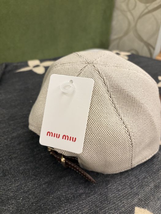 Sapca bej Miumiu
