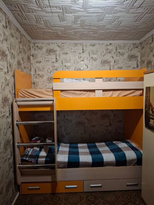 Двухъярусная кровать