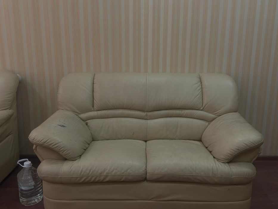 Отдам диван в хороший руки