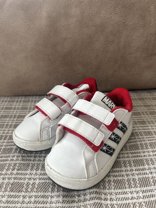 Маратонки адидас за момче