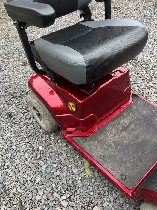 Carucior electric pentru oamni cu dizabilitai