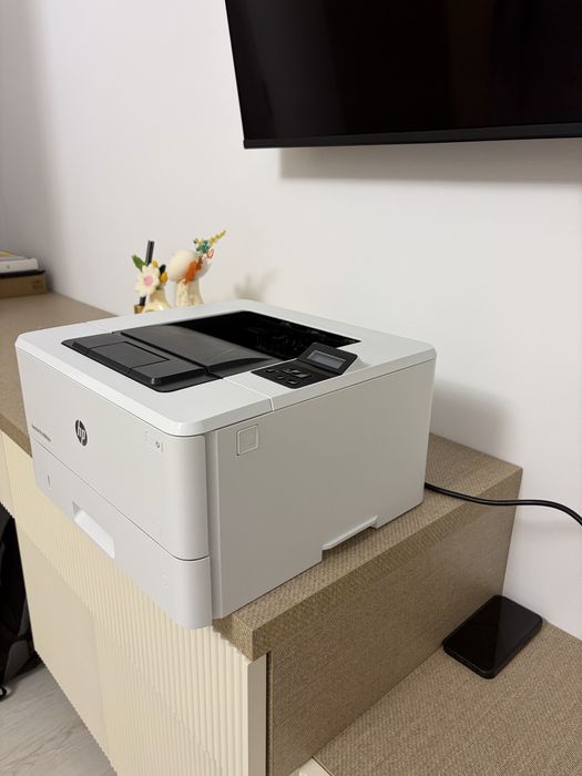Imprimanta Laser monocrom HP LaserJet Pro 4002DW, Wireless, Bluetooth