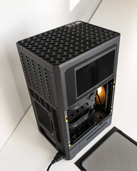 Carcasa ITX2 Gaming Printata 3D Rad 240mm GPU 3.75 slots 16.4 litrii