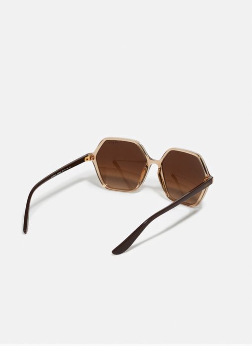 Ochelari de soare pentru dama, Vogue