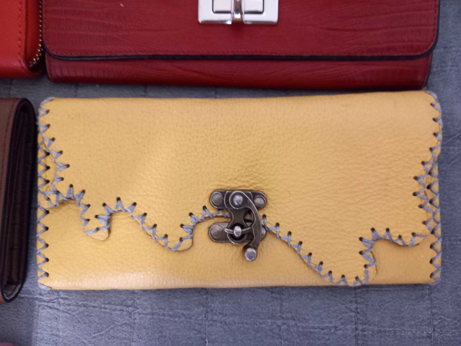 Дамски протмонета от естествена кожа