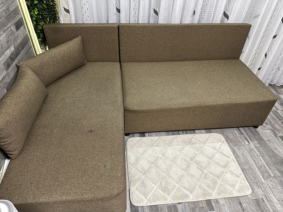 Ъглов разтегателен диван